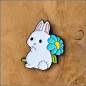 Preview: Pin "Hase mit blauer Blume"