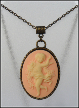 Kette mit Medaillon "Schutzengelchen" im romantischen Vintagelook - 45 - 50 cm