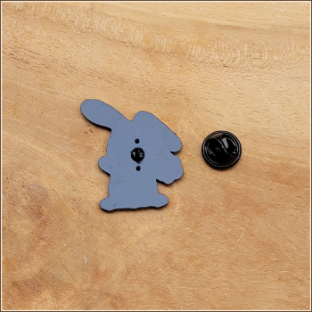 Pin "Fröhlicher Hase mit Blumen"