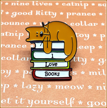 BuchLiebeKollektion - Pin "Katze & Bücher - I love books"