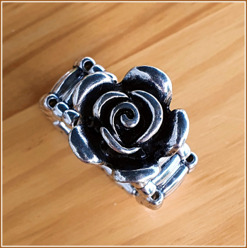 Ring mit Dehnschiene "Rose"