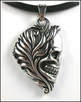 Großer Kettenanhänger "Feather Skull" aus Edelstahl