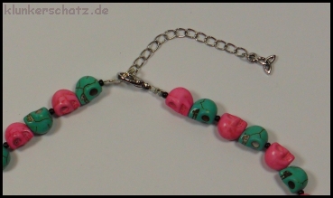 Armband und Halskette "Pretty Skull" - Totenköpfe aus Howlith - Unikate