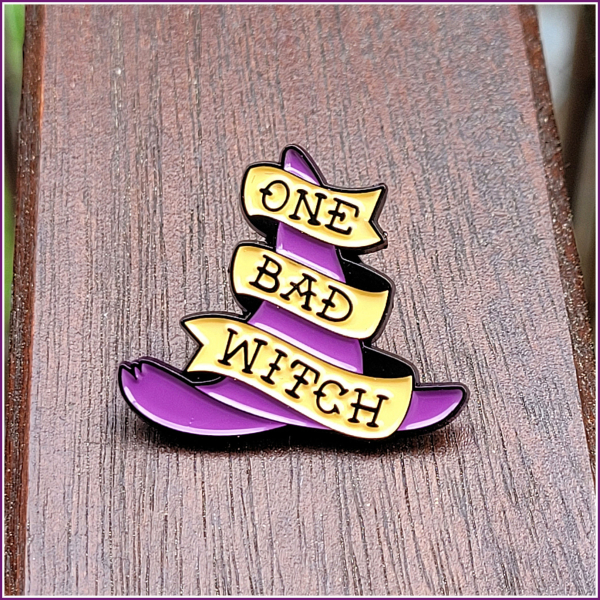 Pin "Hexenhut ONE BAD WITCH"