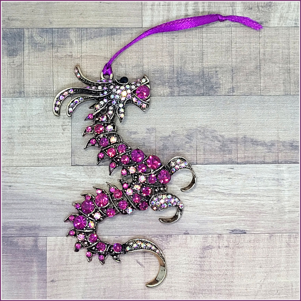 Großer Dekoanhänger "Großer Drache" in Magenta