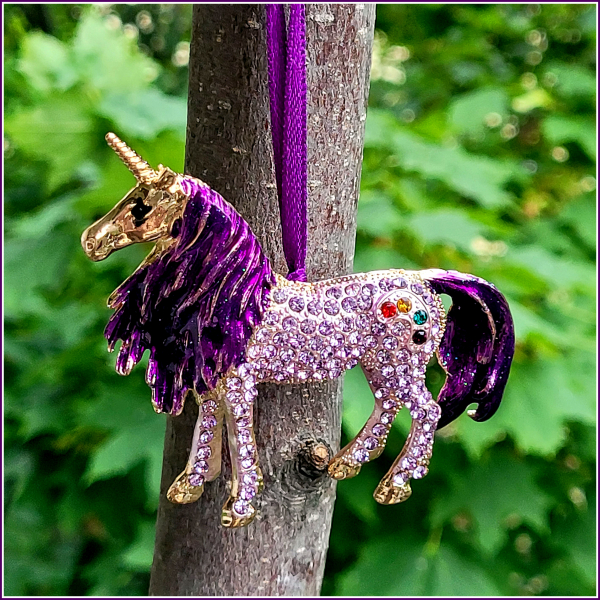 Geschenk-, Deko- oder Baumanhänger "Violettes Einhorn"