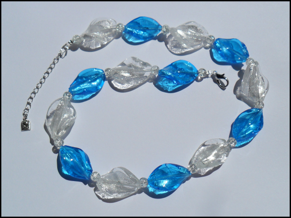 Collier "Glasfolienperlen - Blau - Weiß" - Unikat