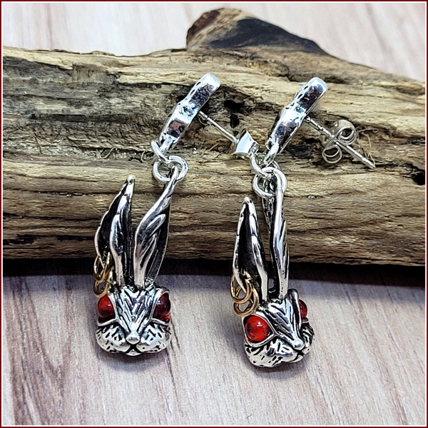 Ohrschmuck "Cooler Hase mit roten Augen"