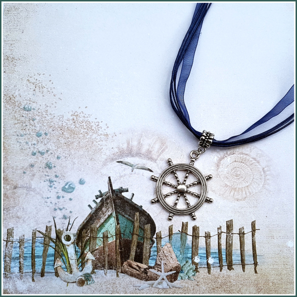 "Steuer" an marineblauem Halsband