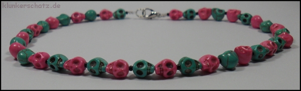 Armband und Halskette "Pretty Skull" - Totenköpfe aus Howlith - Unikate