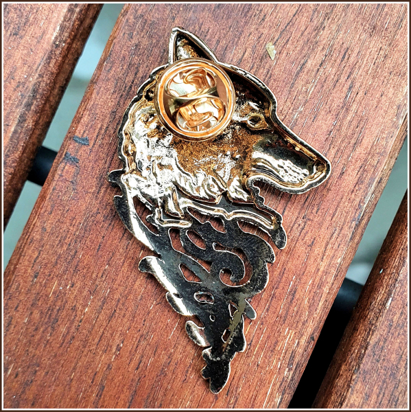 Pin "Keltischer Wolf" in Antikgold